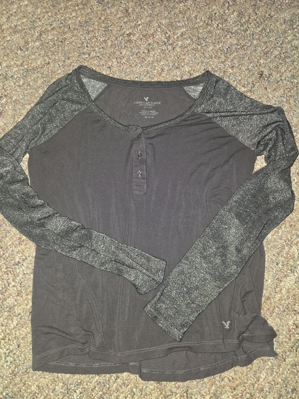 American Eagle Outfitters Charcoal Henley with Metallic Silver Raglan Sleeves